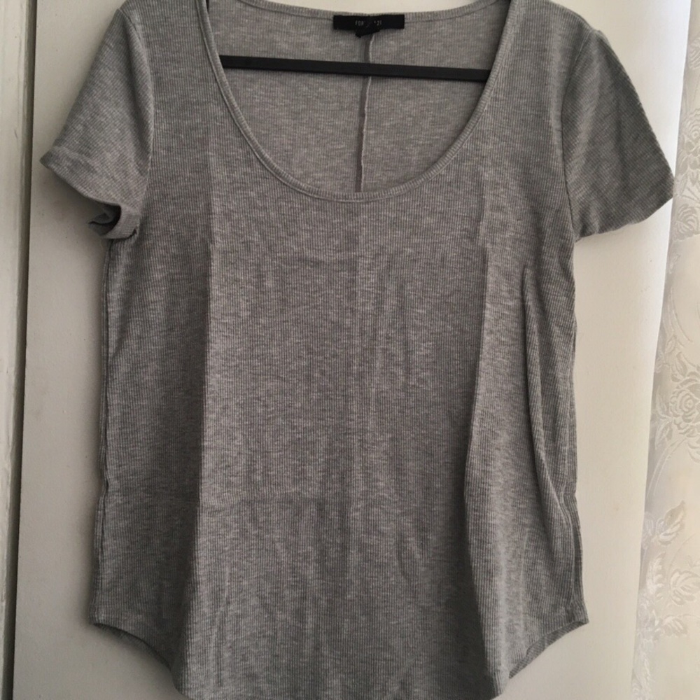 gray Forever 21 tee